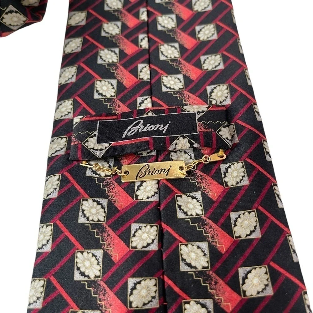 Brioni Men’s Geometric Floral Hand Made 100% Barcelino Silk Tie 60 X 4O  Vintage